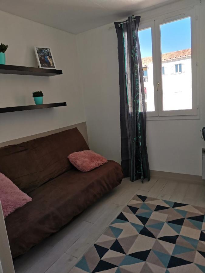 Etoile D'azur T2, Dans Une Avec Piscine. * Fréjus