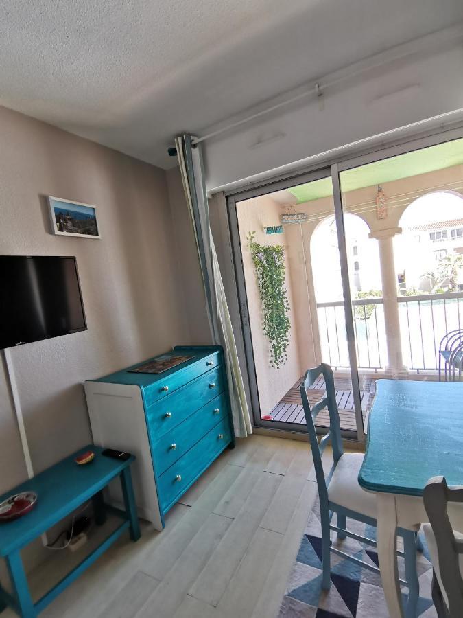 Apartment Etoile D'azur T2, Dans Une Avec Piscine. Fréjus